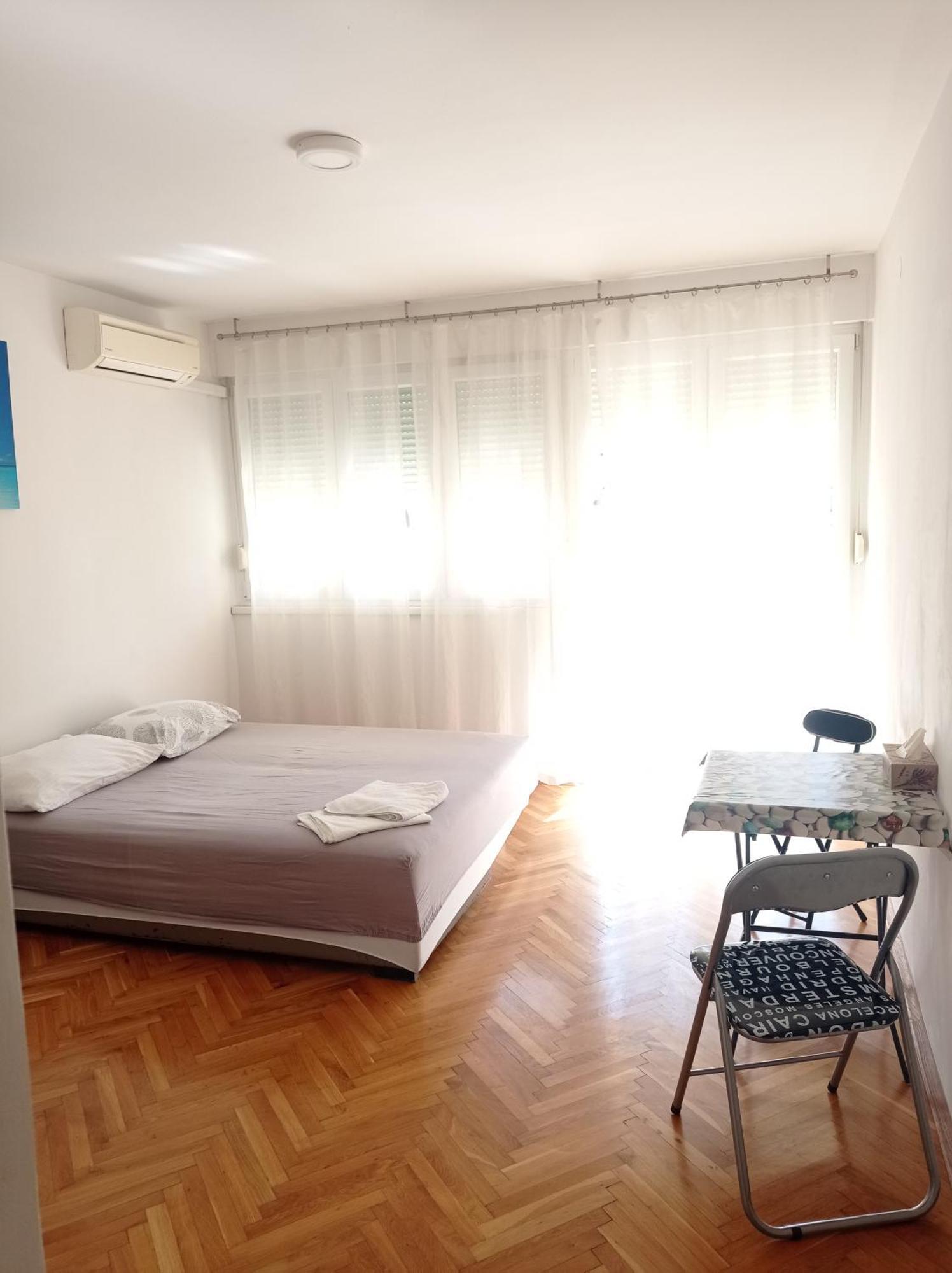 Pretty Big Double Bed Room With Balcony Split Exterior photo